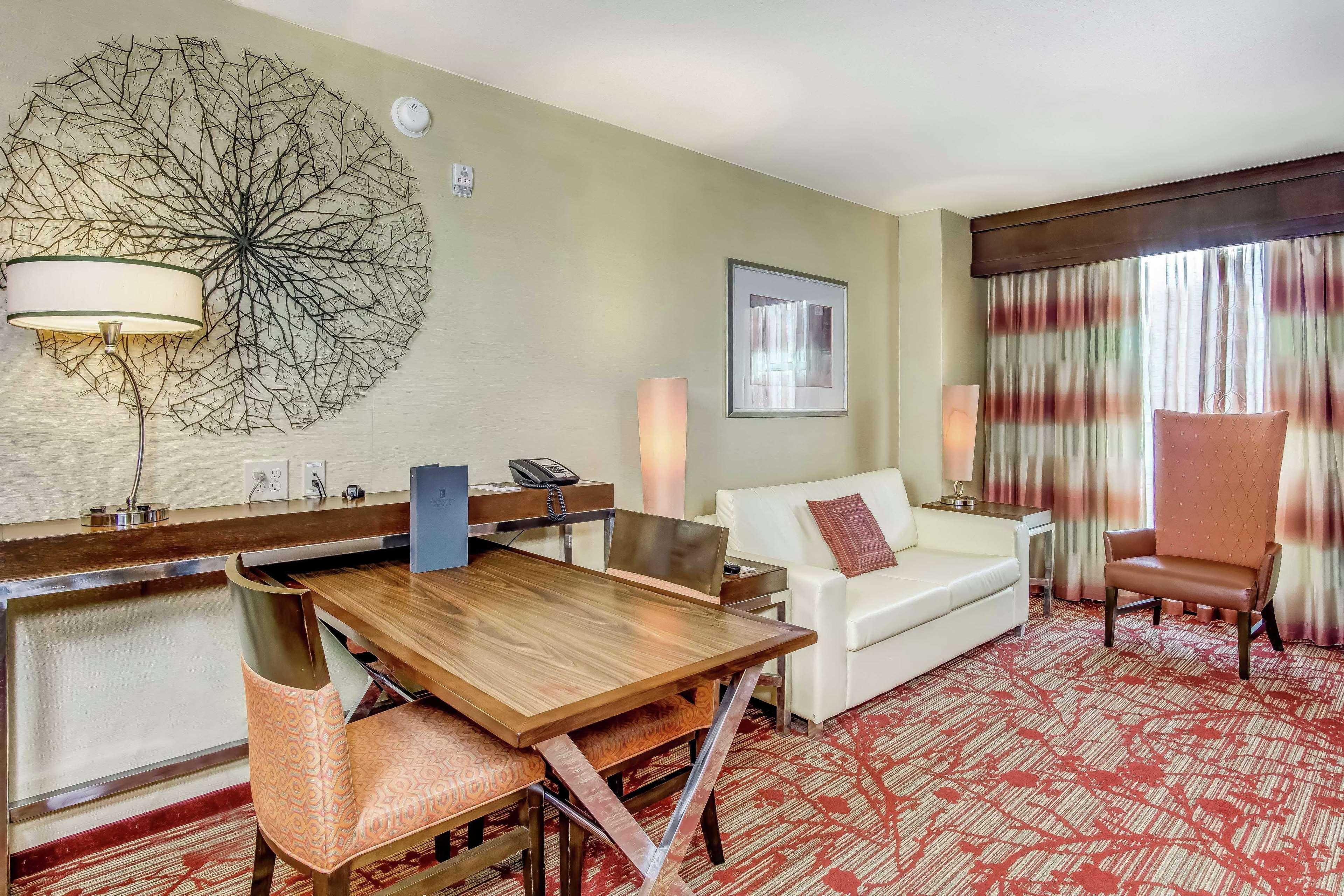 Embassy Suites Atlanta - Kennesaw Town Center Ngoại thất bức ảnh