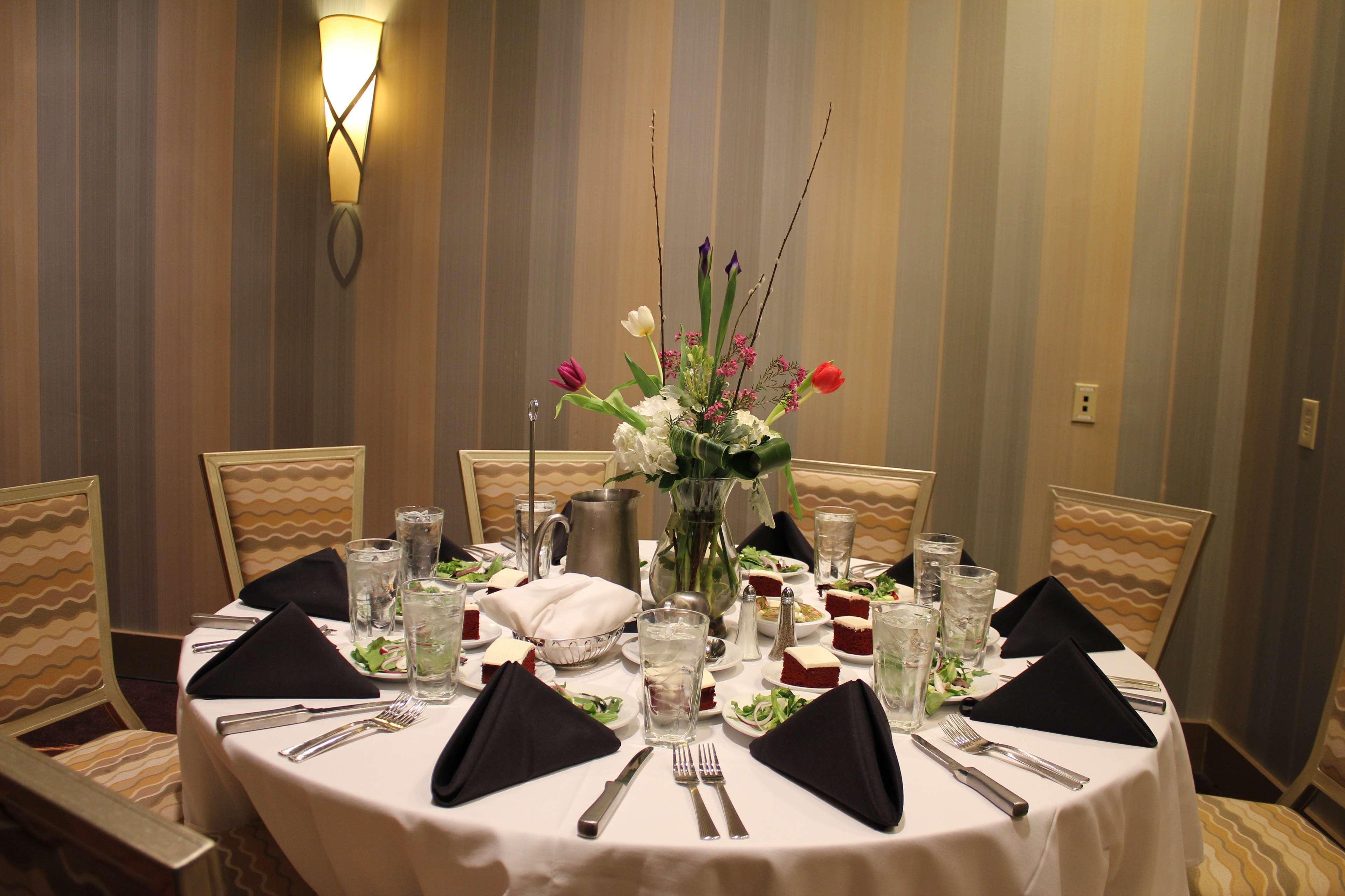 Embassy Suites Atlanta - Kennesaw Town Center Ngoại thất bức ảnh