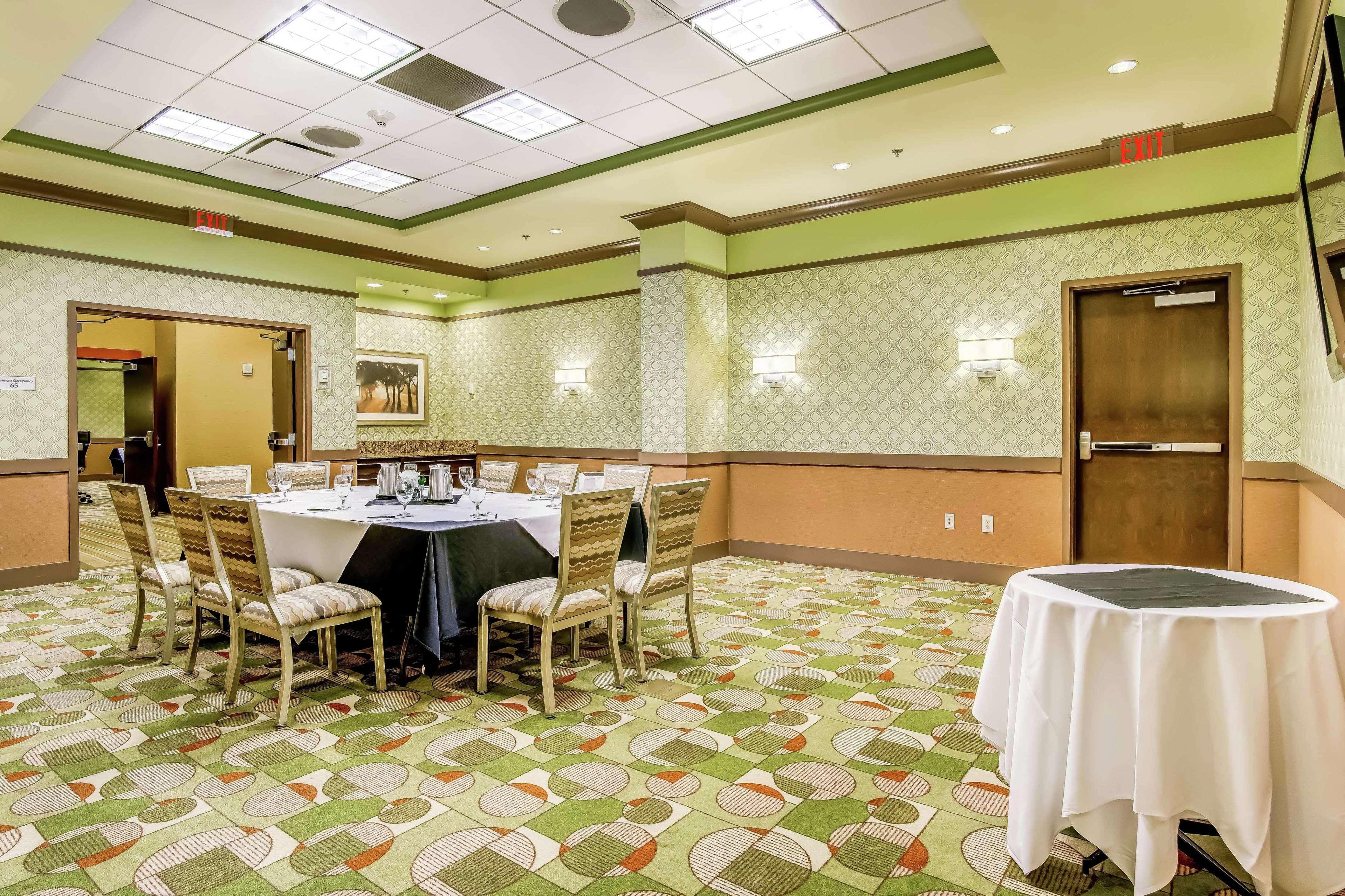 Embassy Suites Atlanta - Kennesaw Town Center Ngoại thất bức ảnh