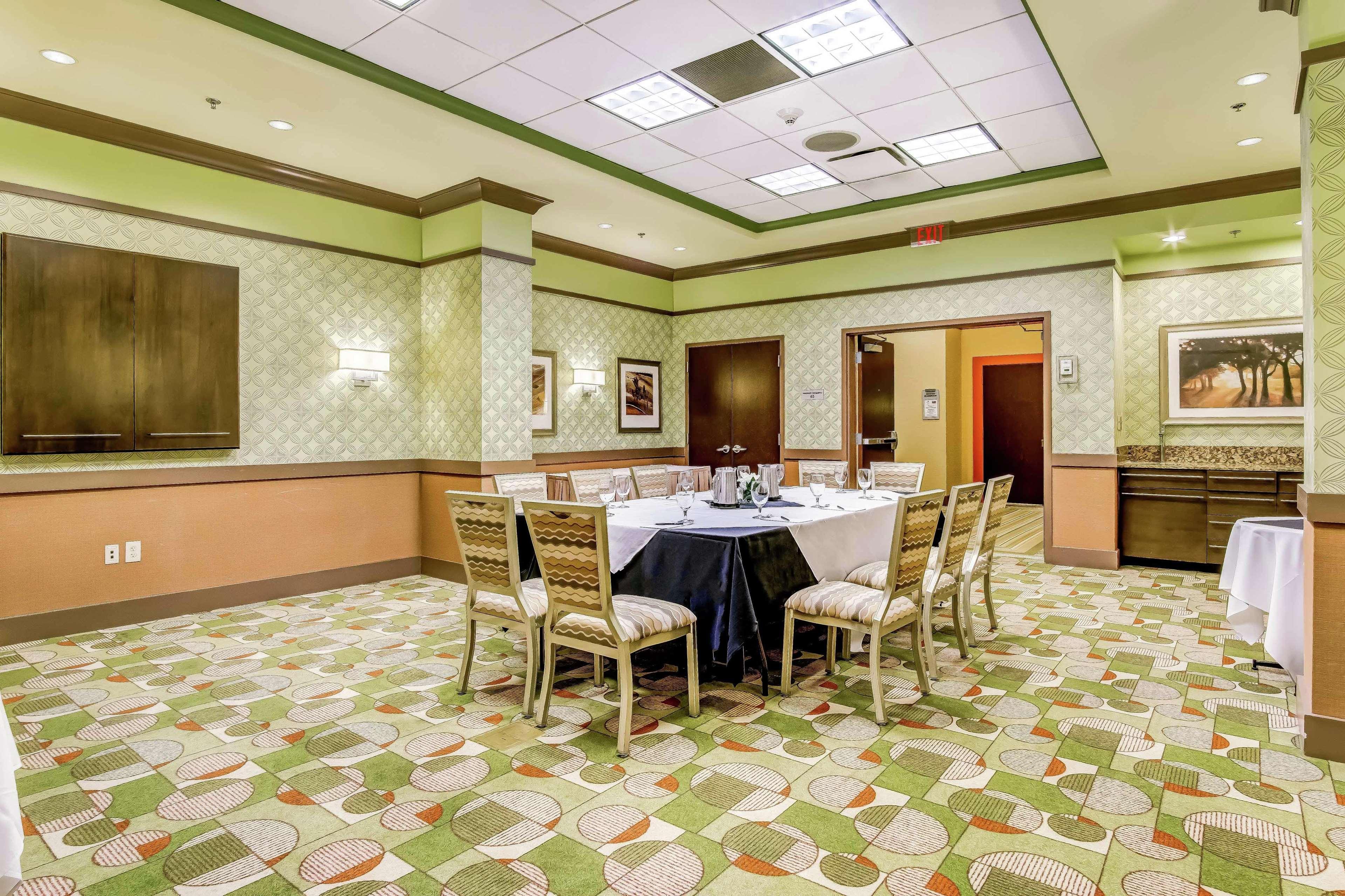 Embassy Suites Atlanta - Kennesaw Town Center Ngoại thất bức ảnh